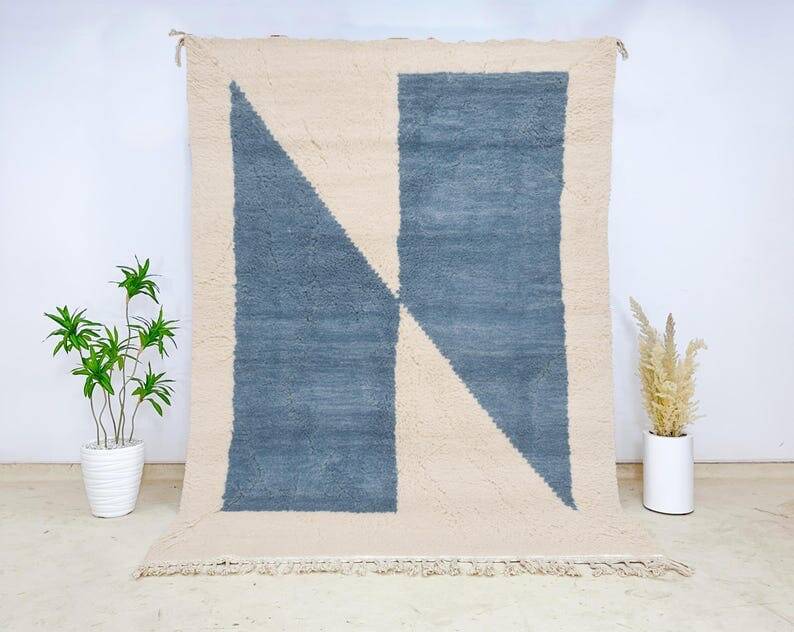 Handmade pure wool Moroccan rug size 150 x 250 cm