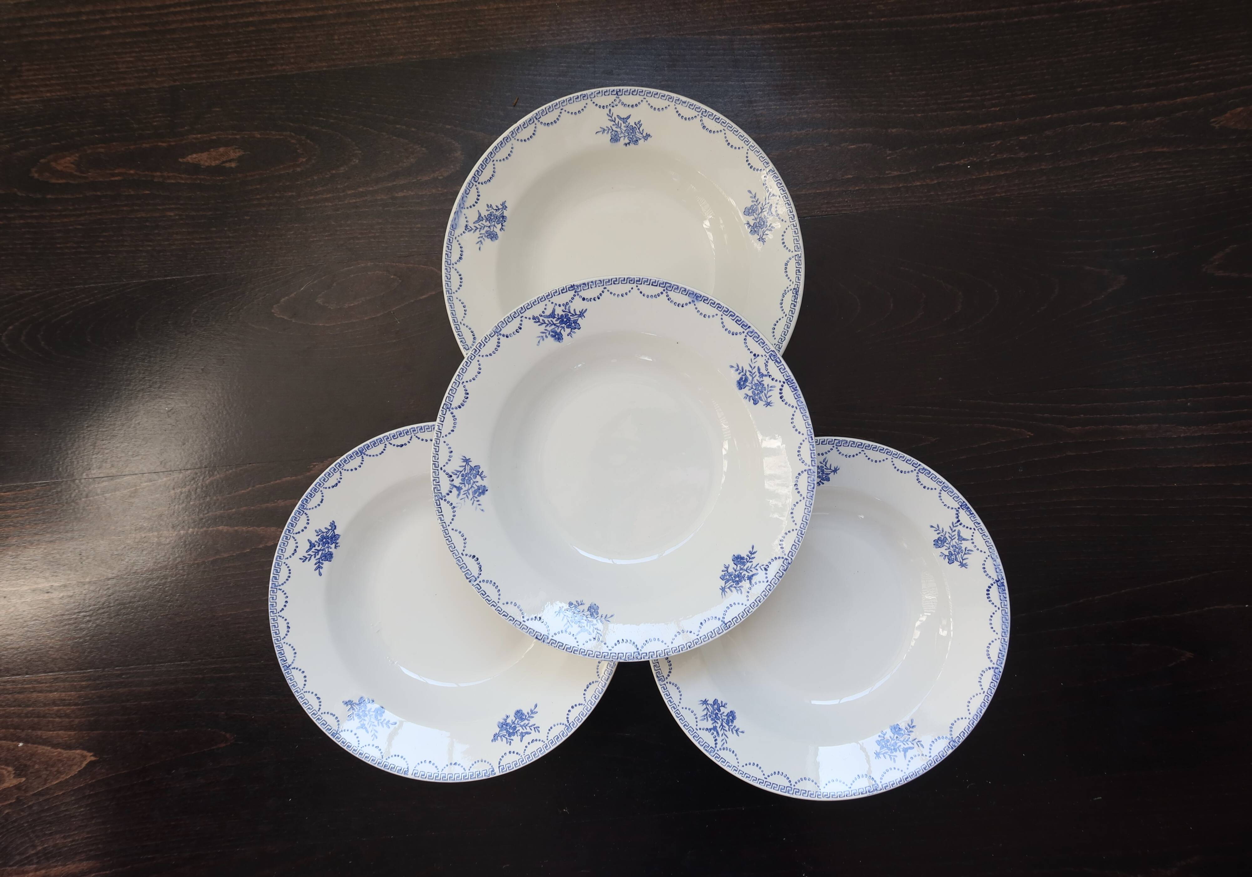 4 vintage Céranord Saint Amand soup plates — White earthenware with floral decor