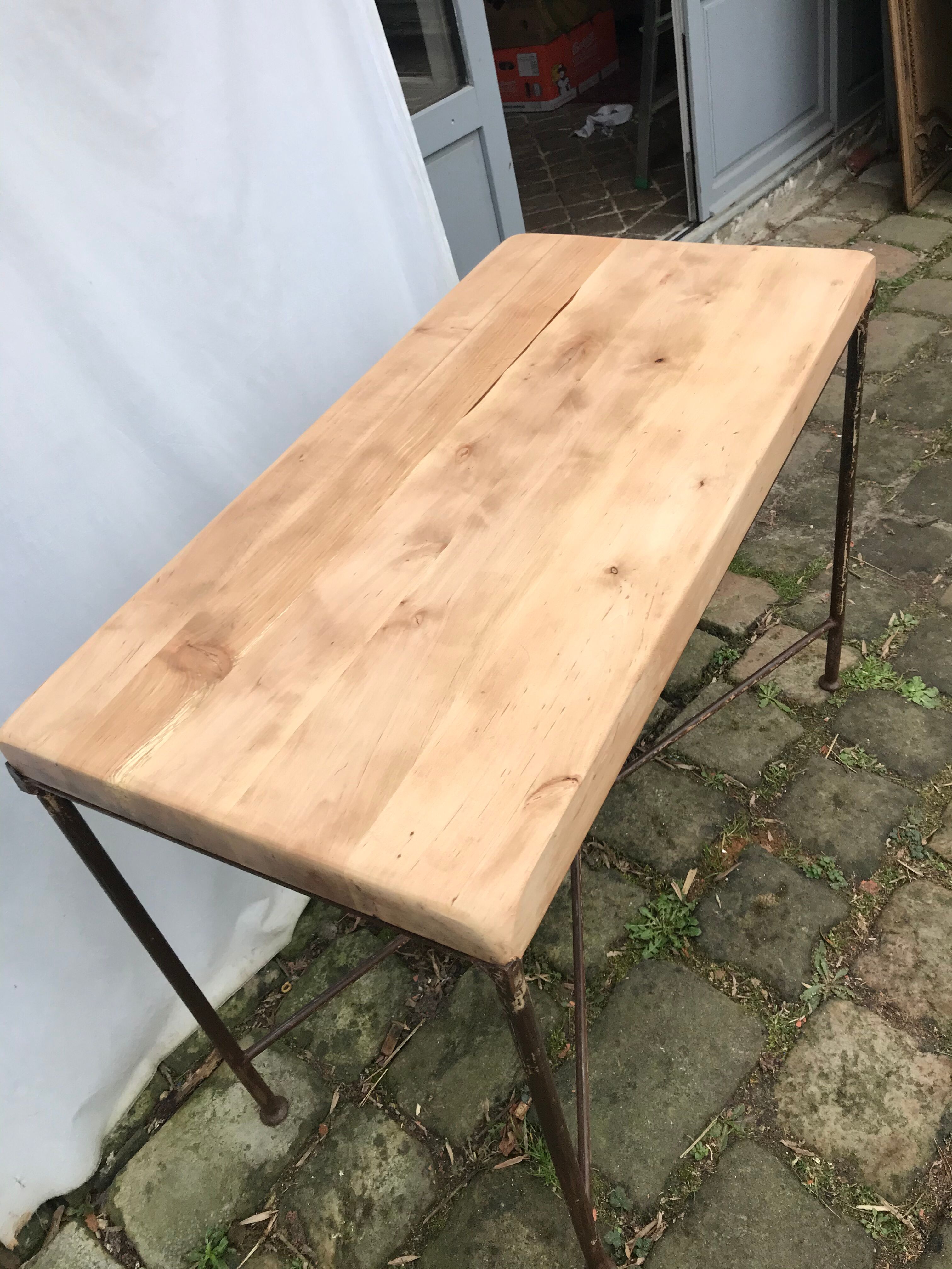 Table serves steel and beech office