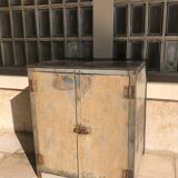 Metal workshop cabinet