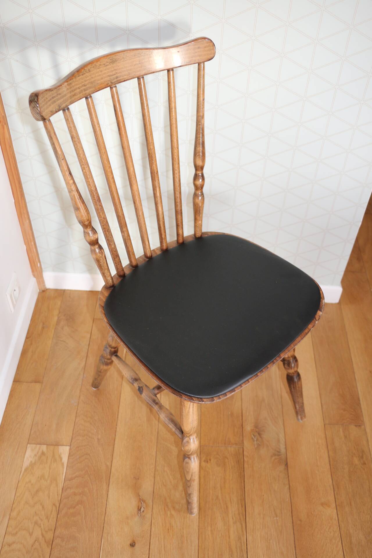 3 BAUMANN Tacoma chairs black faux leather dark beech