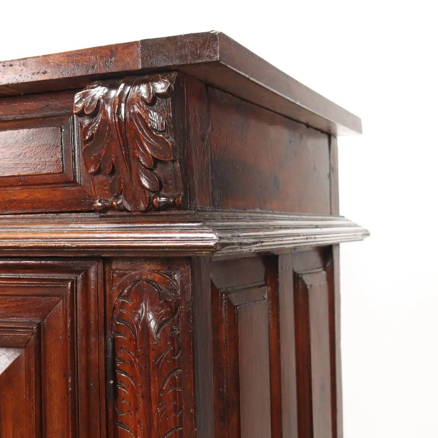 Ancient baroque walnut buffet with decorations, 18th century
