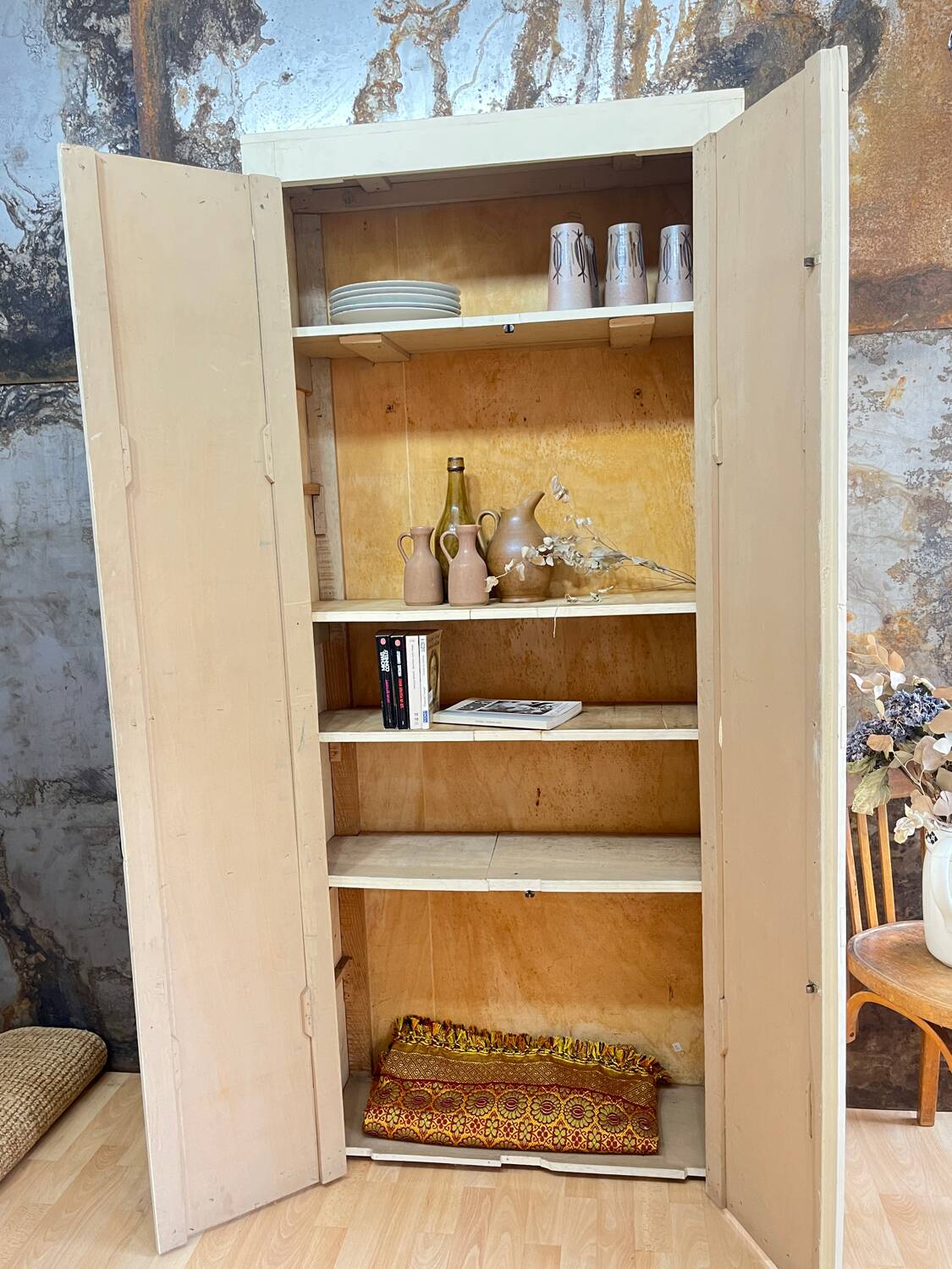 Parisian workshop cabinet