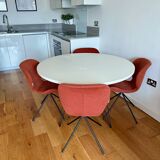 Ensemble design Magis XZ3 Table à manger ronde blanche (120 cm) + 4 chaises Zuiver OMG
