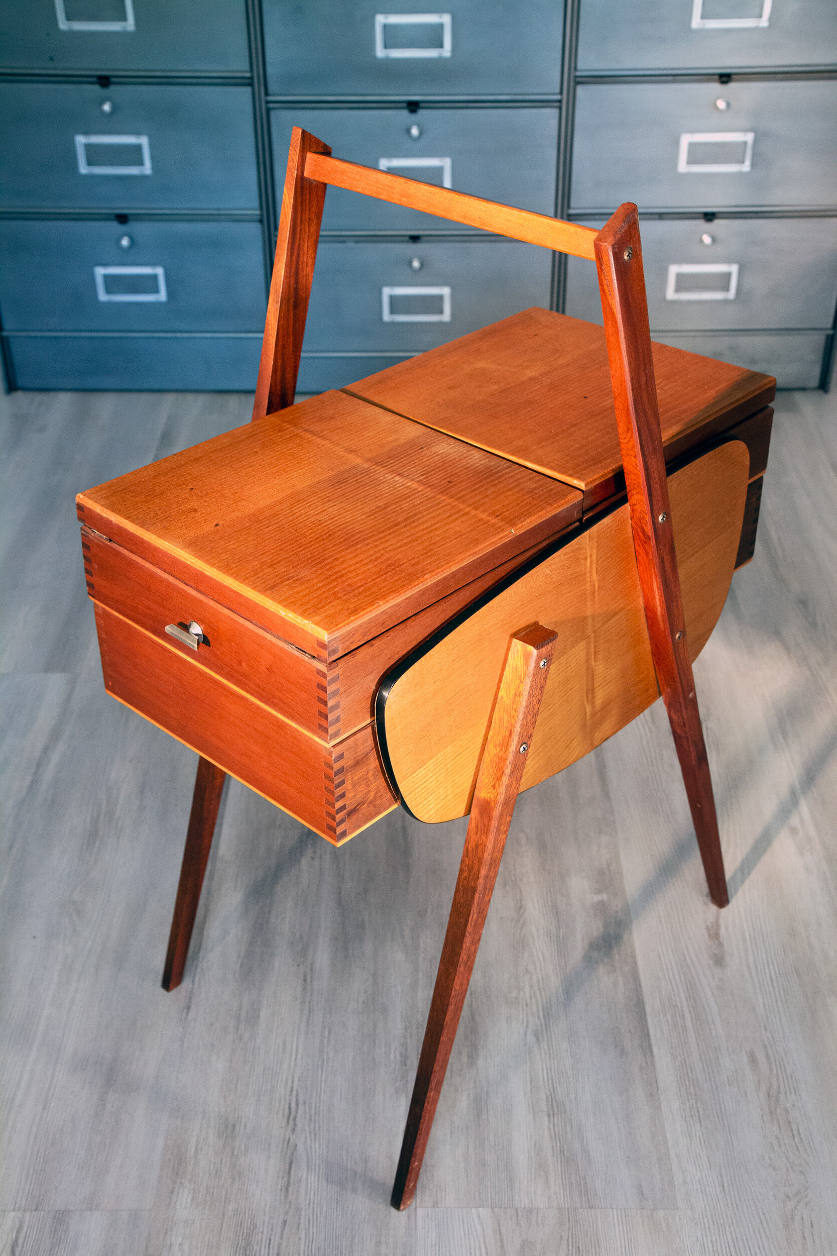 Worker, book box, compass feet, year 50-60