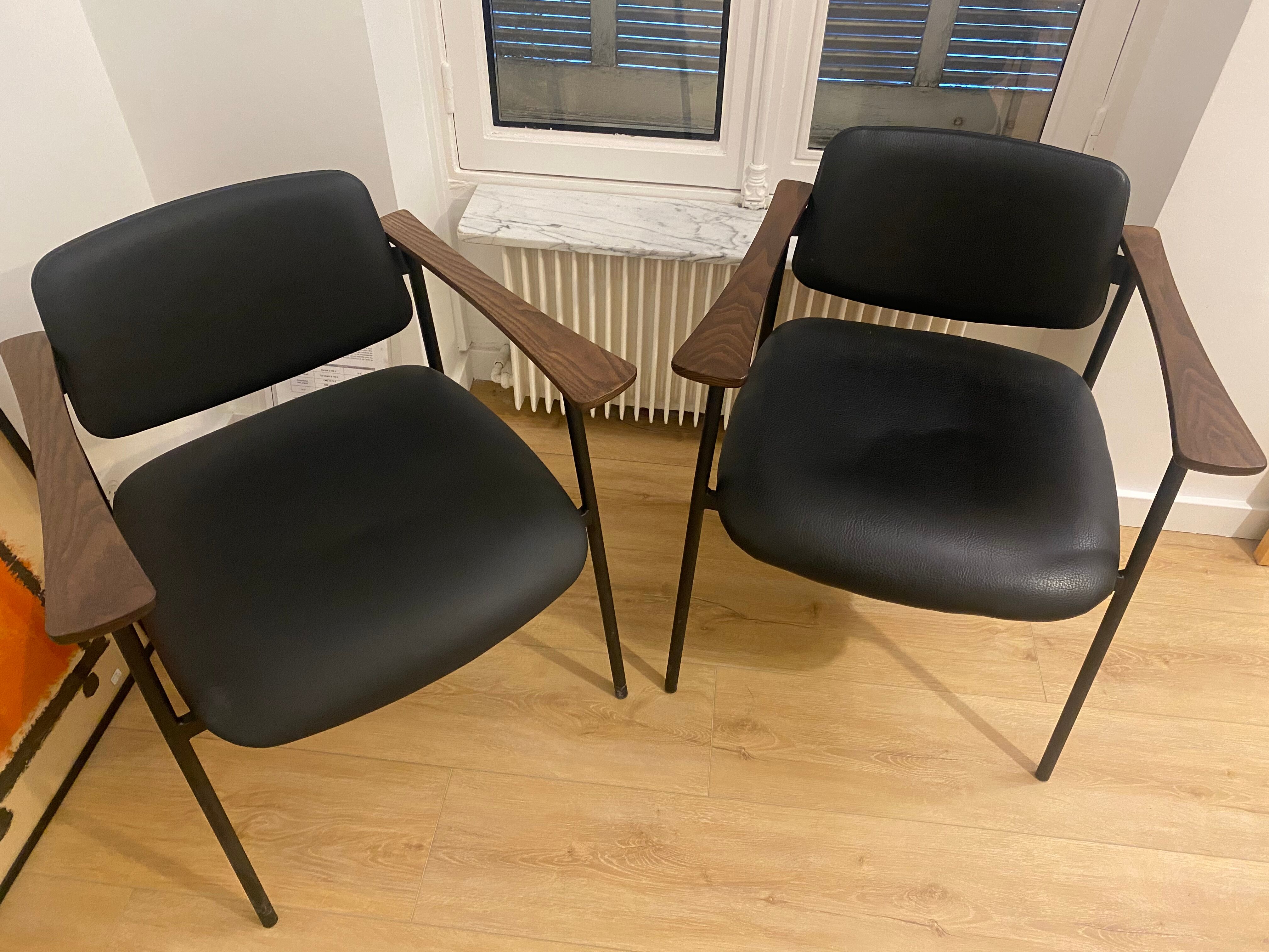 Set of chairs Socialite Family model Pio