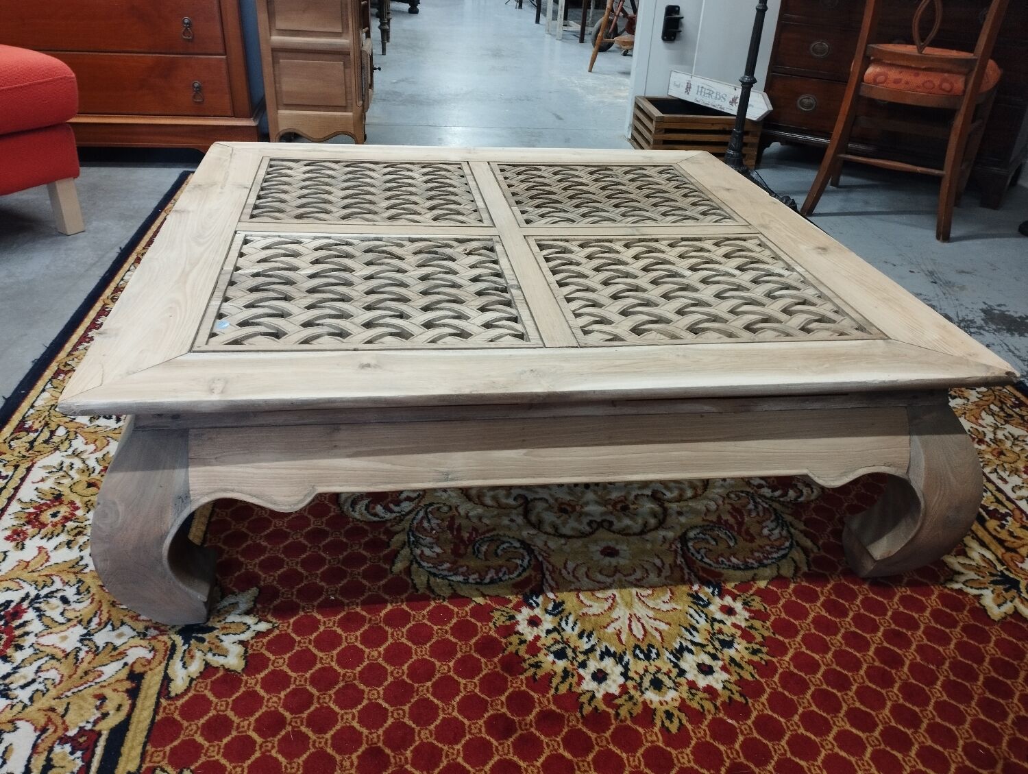 Coffee table "opium"