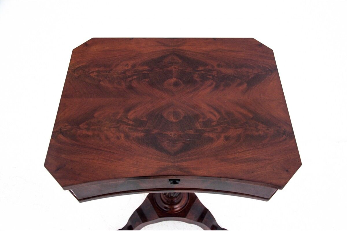 Table Biedermeier, Europe occidentale, vers 1870