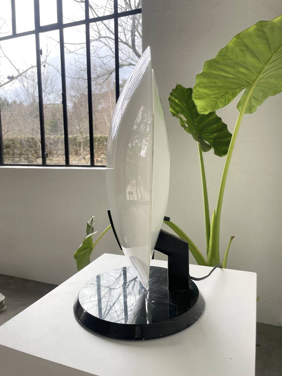 “La Perla” desk lamp by Bruno Gecchelin for Oluce 1980