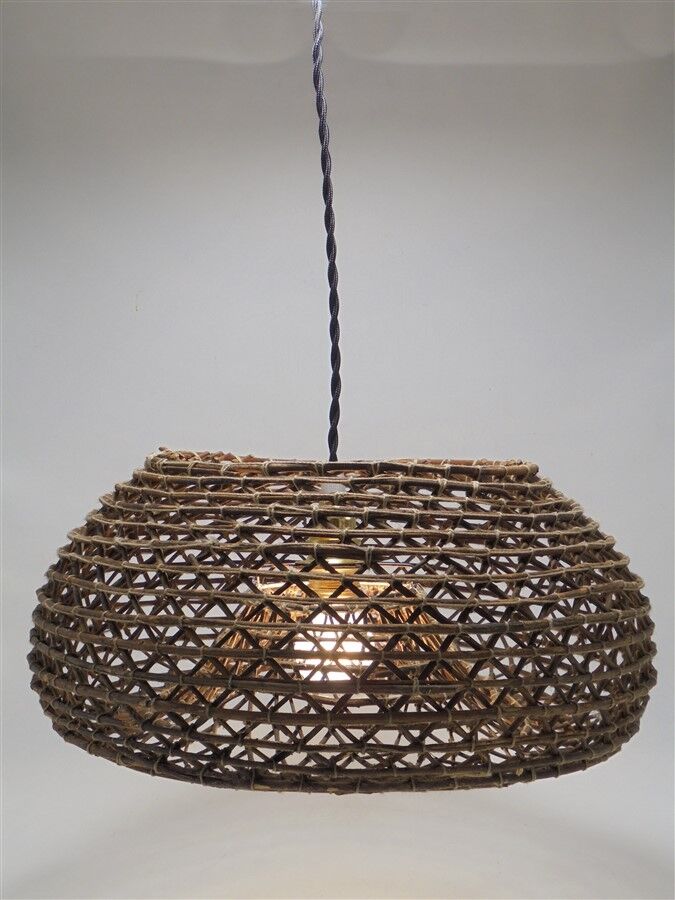 Braided wood pendant lamp