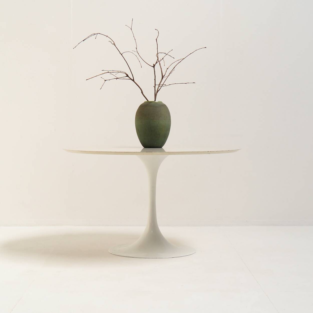 Rare Pedestal Dining Table by Raymond Loewy for Doubinski Frères, DF2000 se