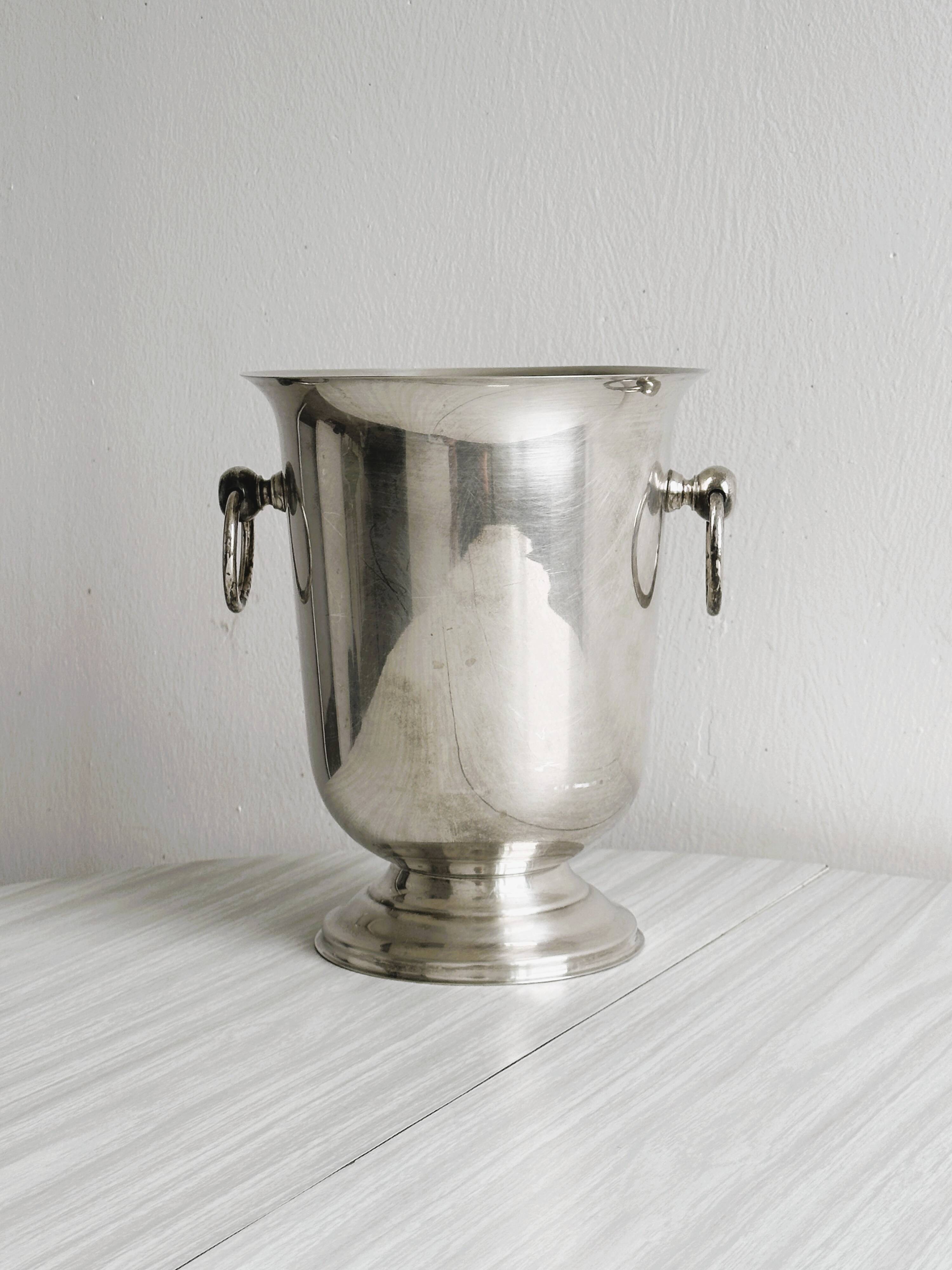 Metal champagne bucket