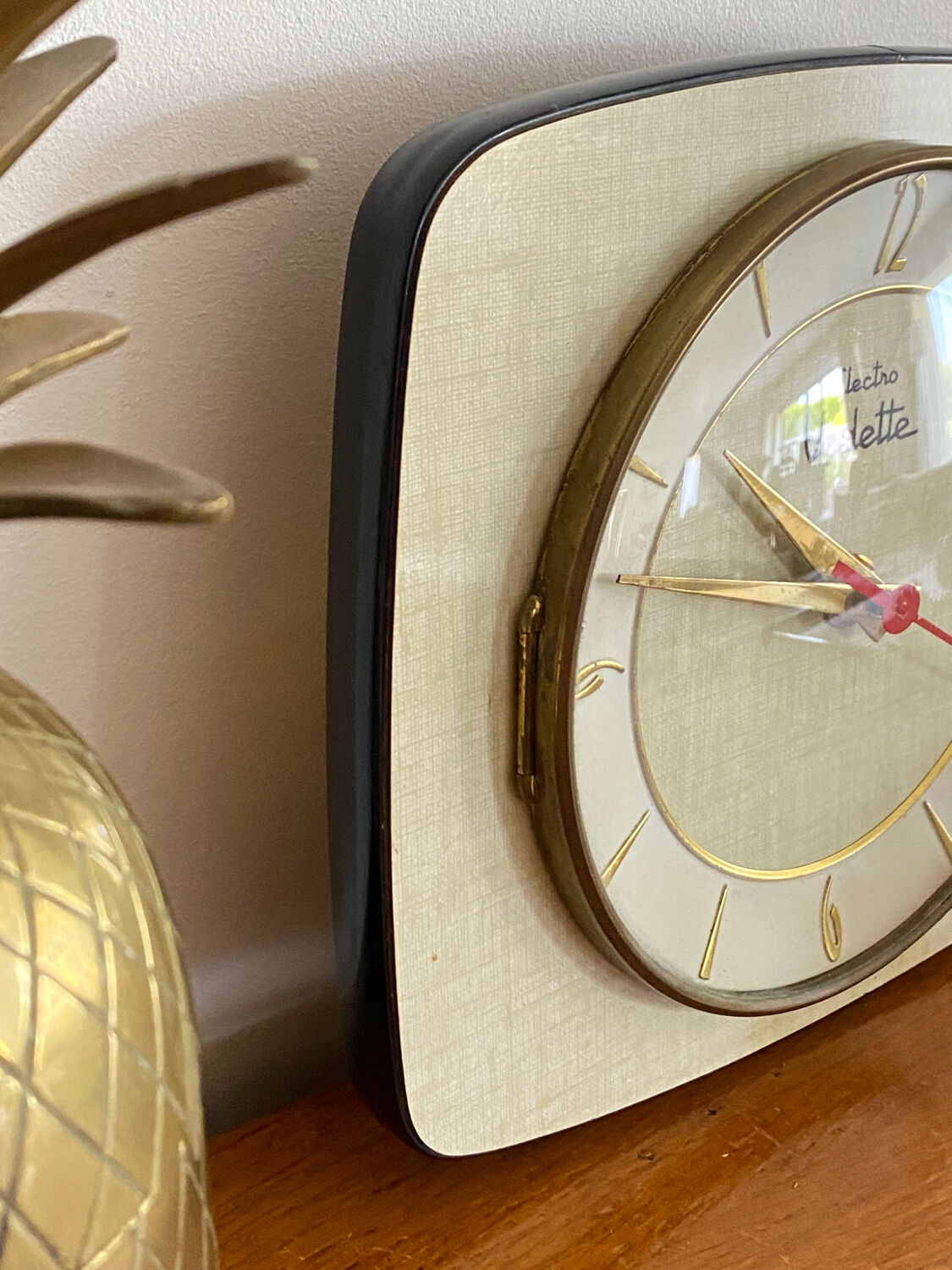 Wall clock Vintage Featured