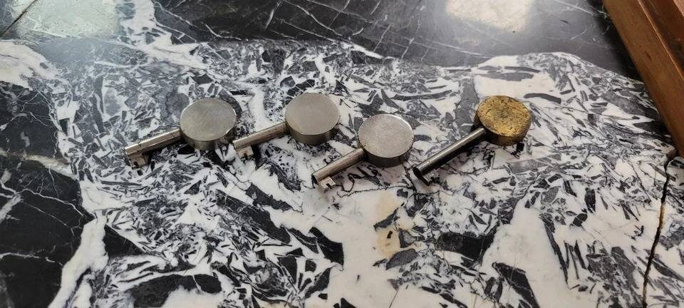Art Deco period sideboard in blond walnut circa 1940