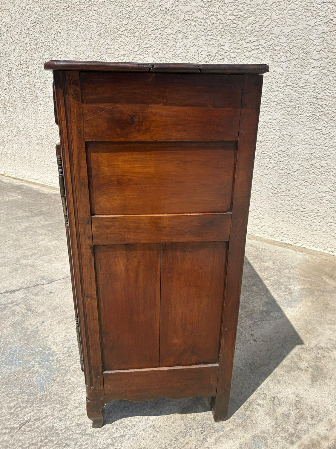 Antique Louis XV sideboard in solid wood