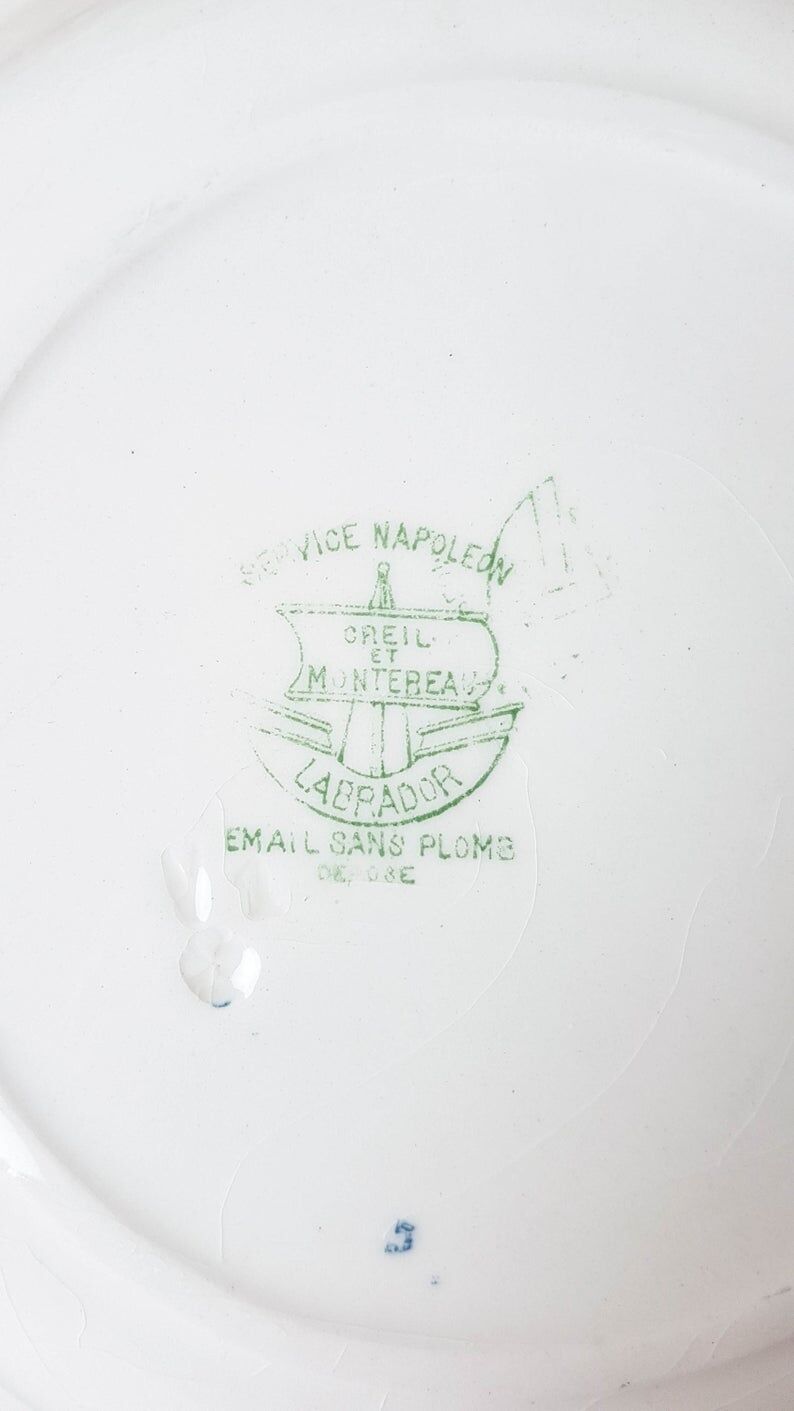Round dish "Napoleon" Creil - Montereau Labrador Iron Land