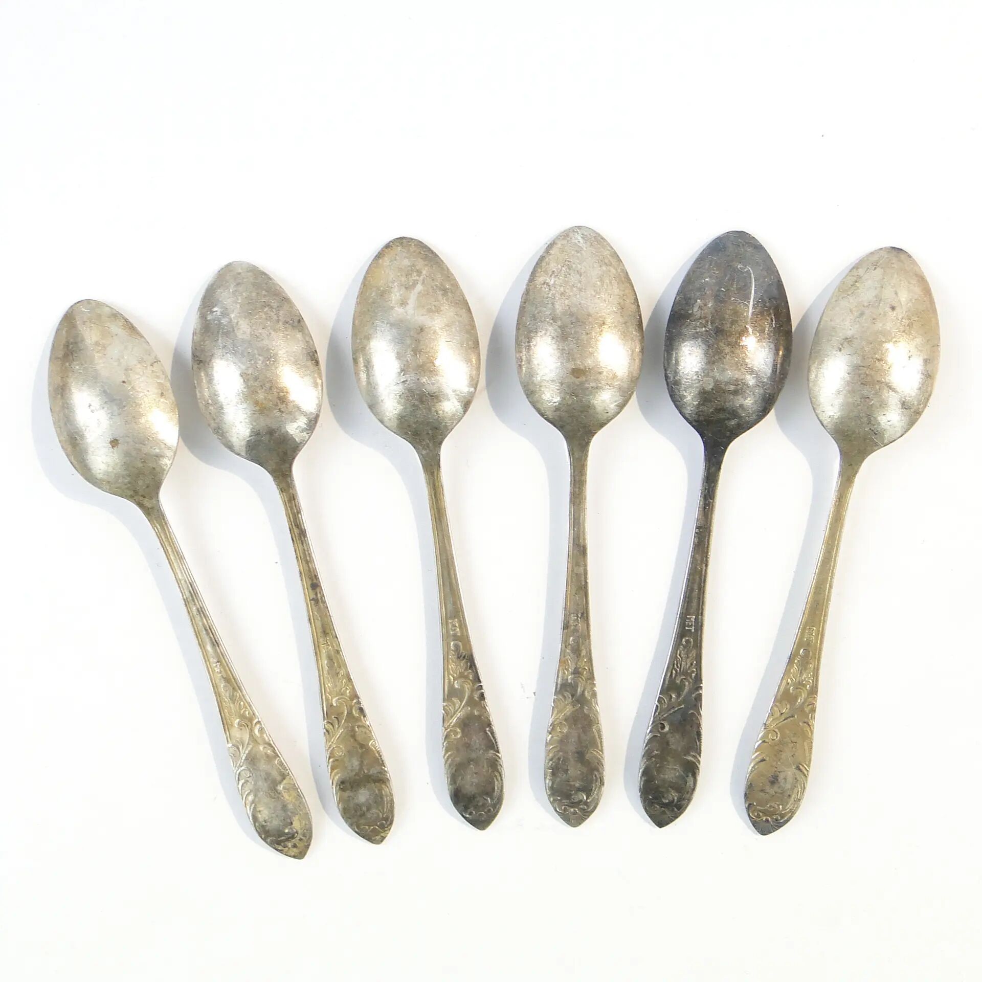 Ensemble de cuillères à moka, en laiton argenté, D. Fraget, Pologne, années 1950.