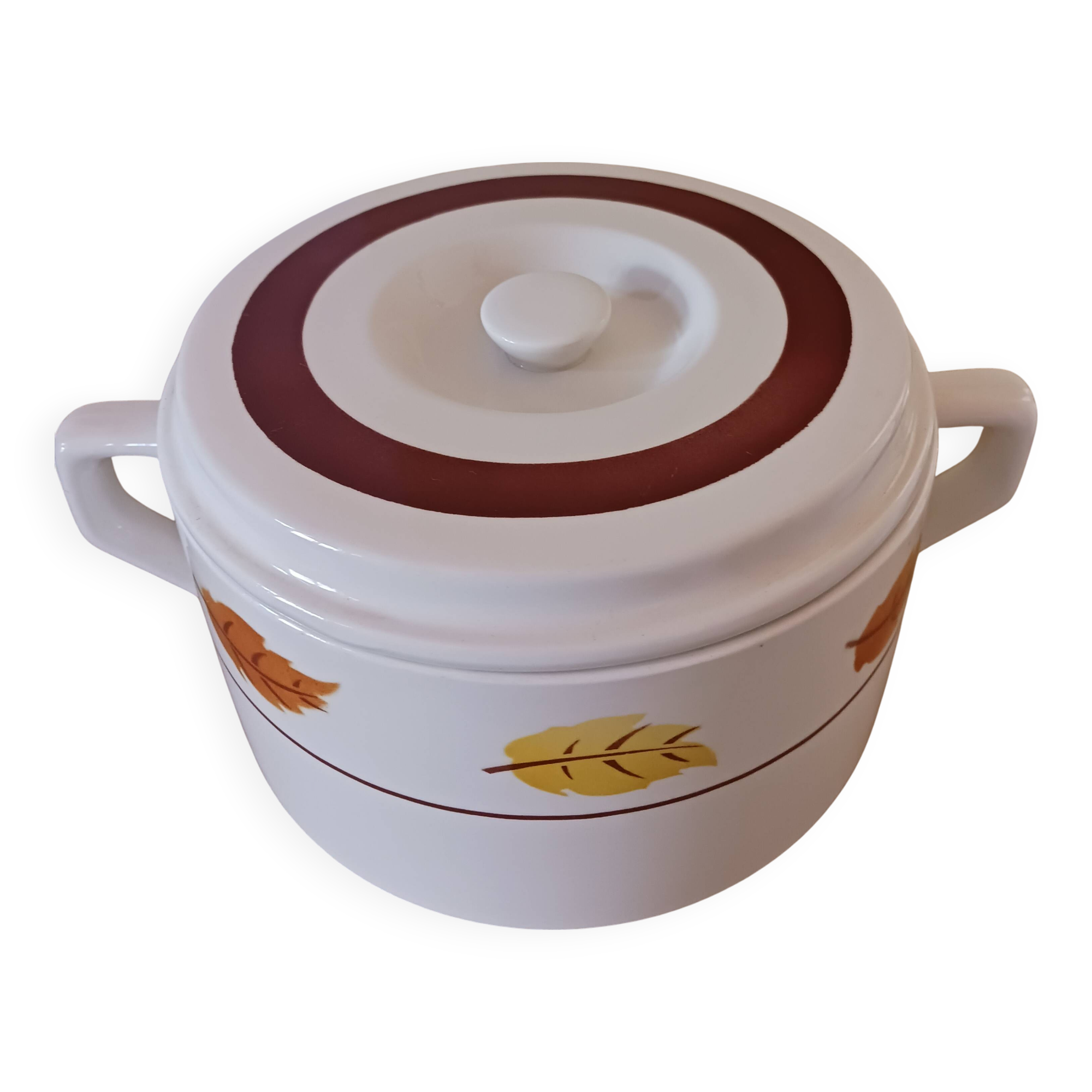 Moulin des loups vegetable dish, from Orchies in earthenware.