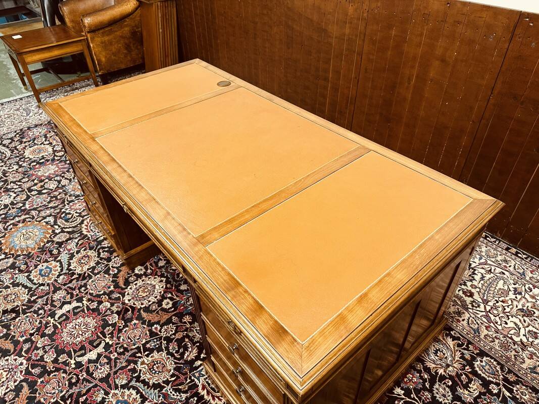 Bureau classique anglais Partnerdesk