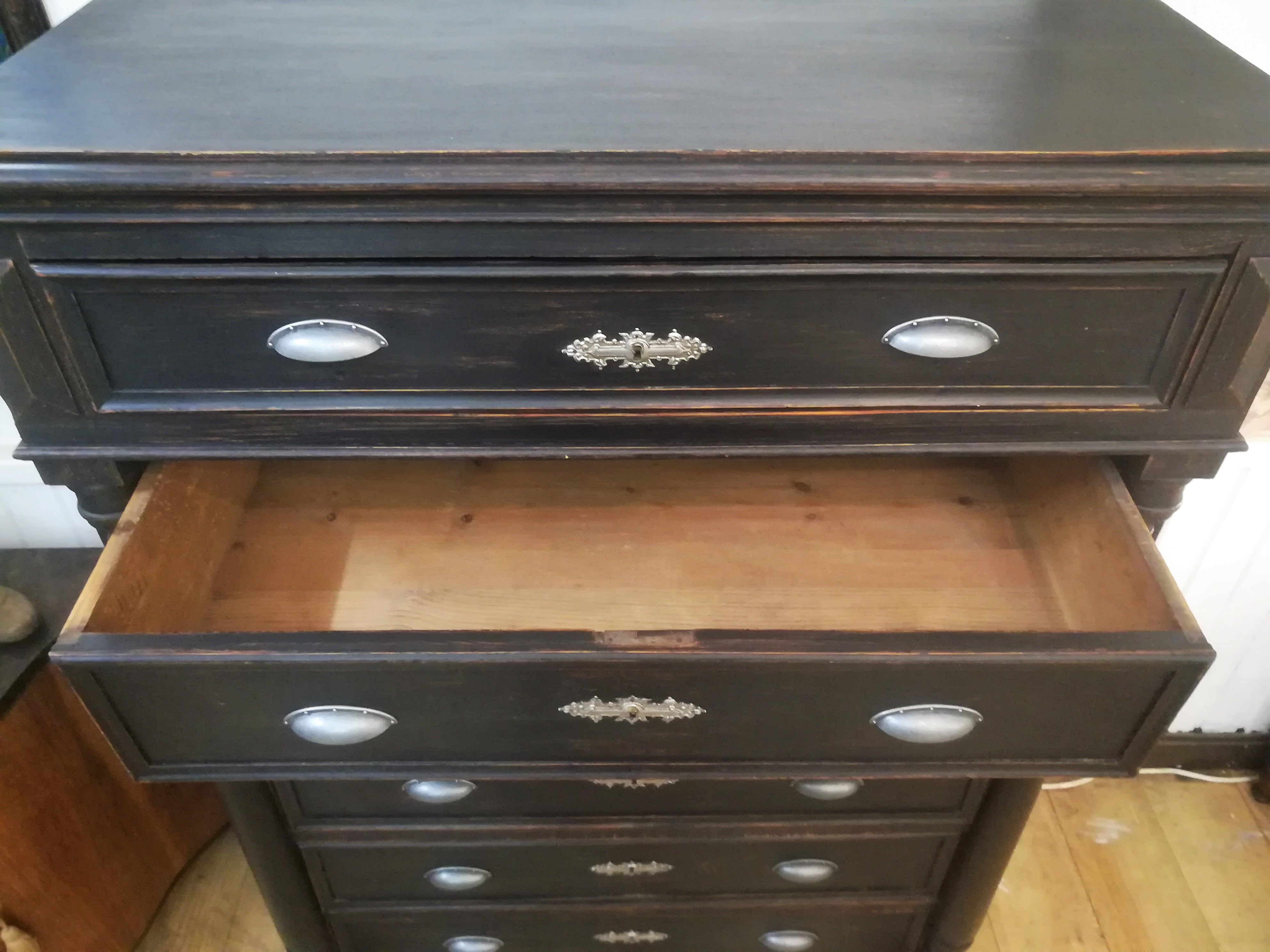 1900 patinated pine chiffonnier