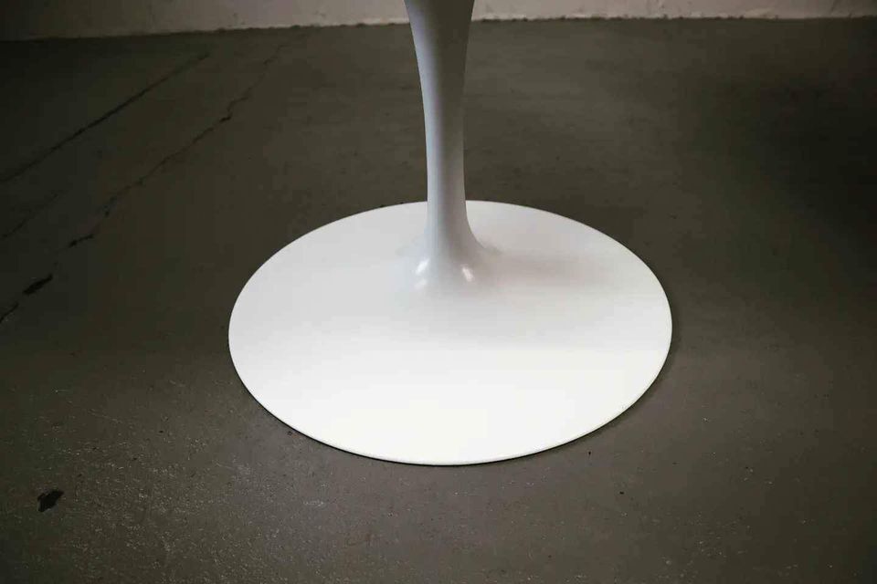 Set of two Eero Saarinen swivel Tulip Armchairs model 150, 1970's