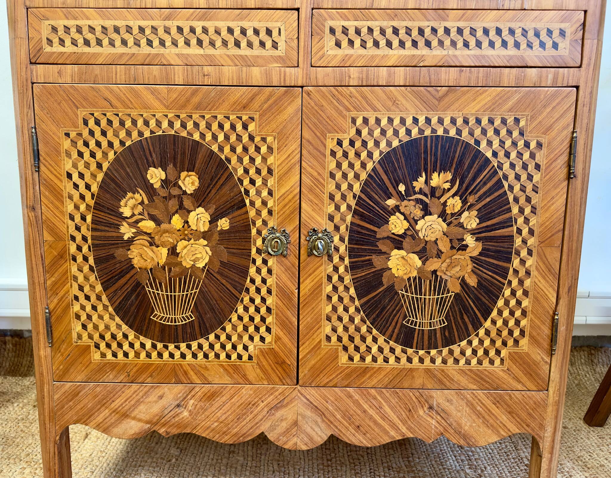 Wooden drop-leaf secretary in Louis XV style – Floral decoration