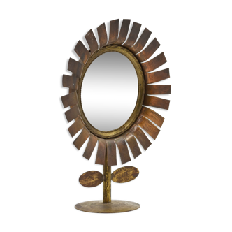 Vintage daisy pose mirror