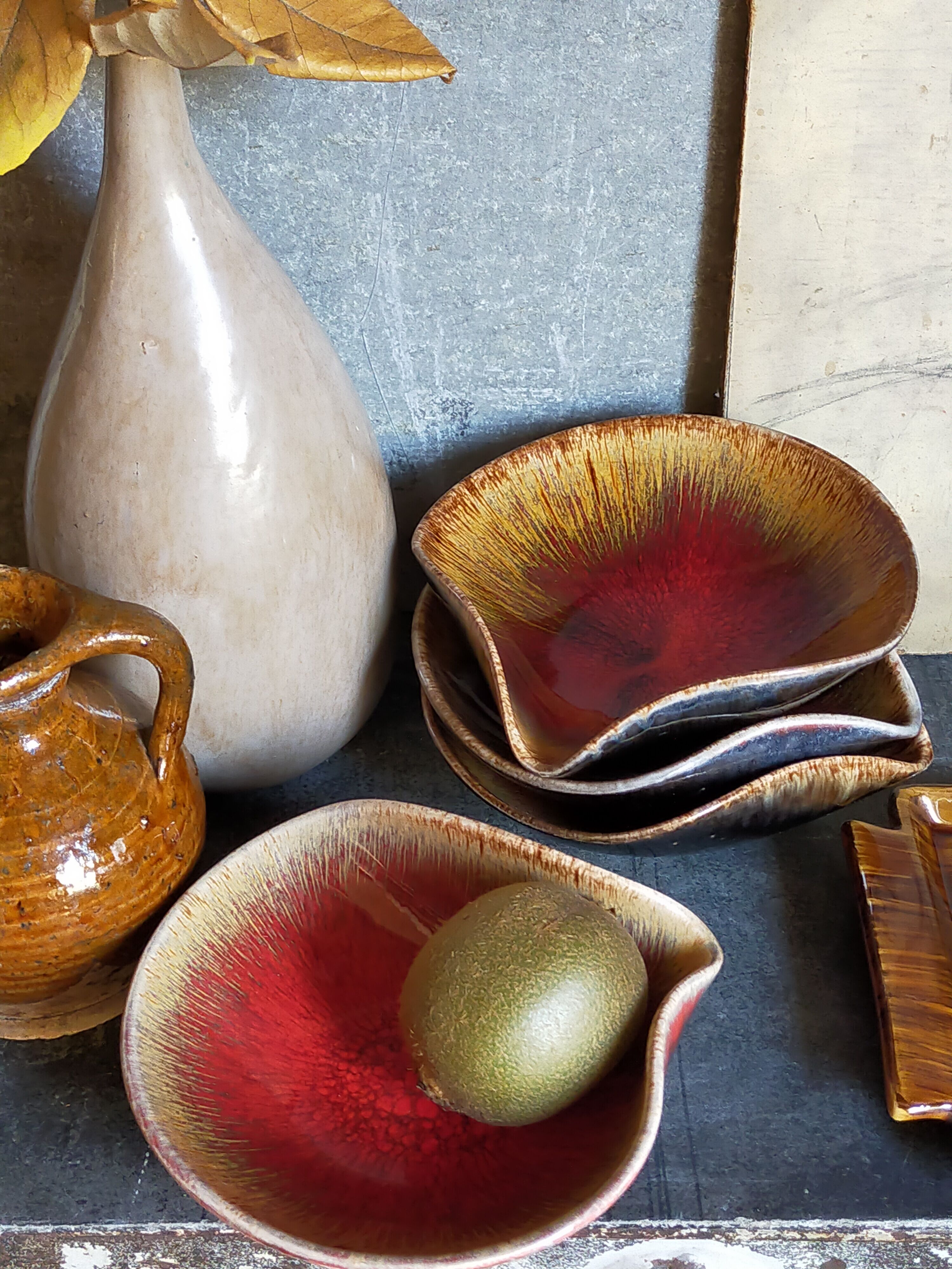 Four bowls free-form cups with French metal enamel