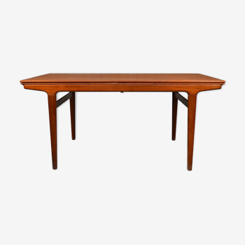 Danish design Johannes Andersen teak extendable dining table