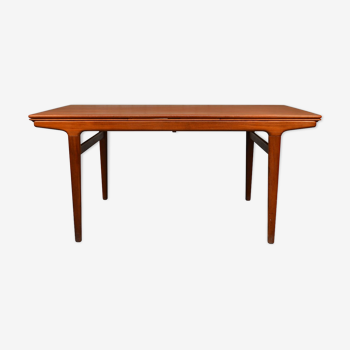 Table extensible conçue par Johannes Andersen