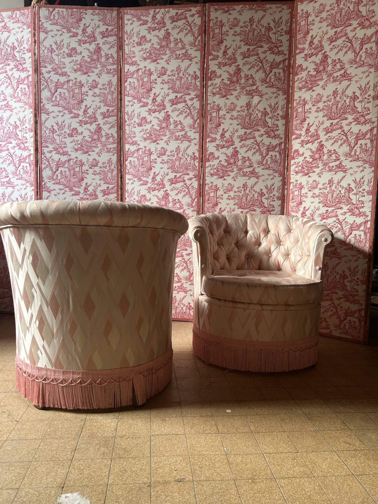 Pair of Hollywood Regency style cabriolet armchairs in satin pink, 1970s.