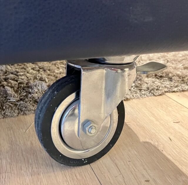 Bristol leather sofa Mateo Grassi 1996