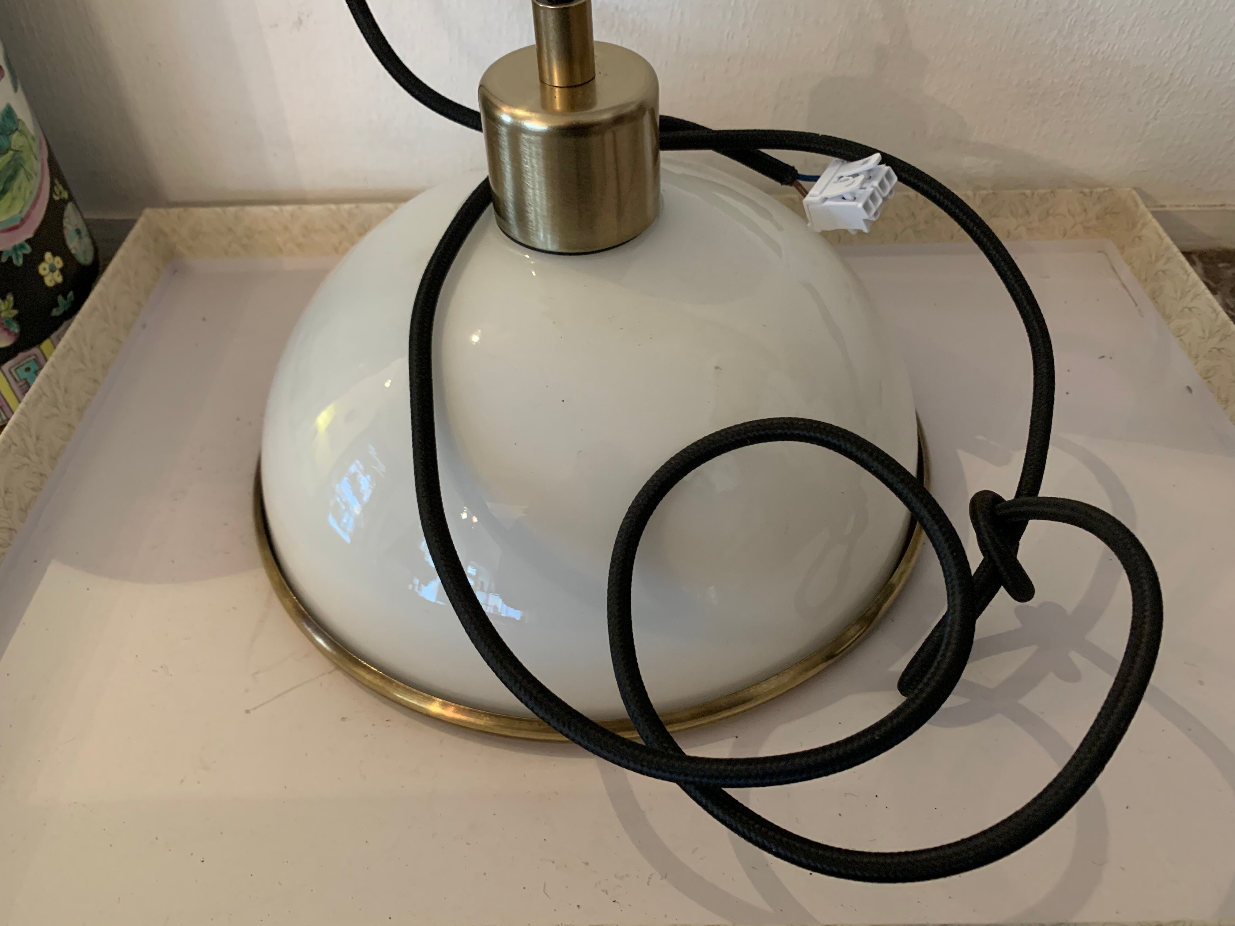 Two opaline suspensions