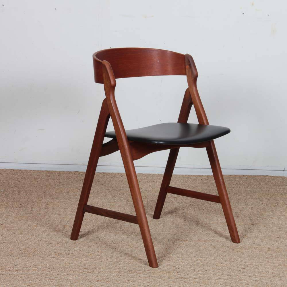 Pair of chairs by Henning Kjaernulf for Boltinge Stolefabrik, 1960