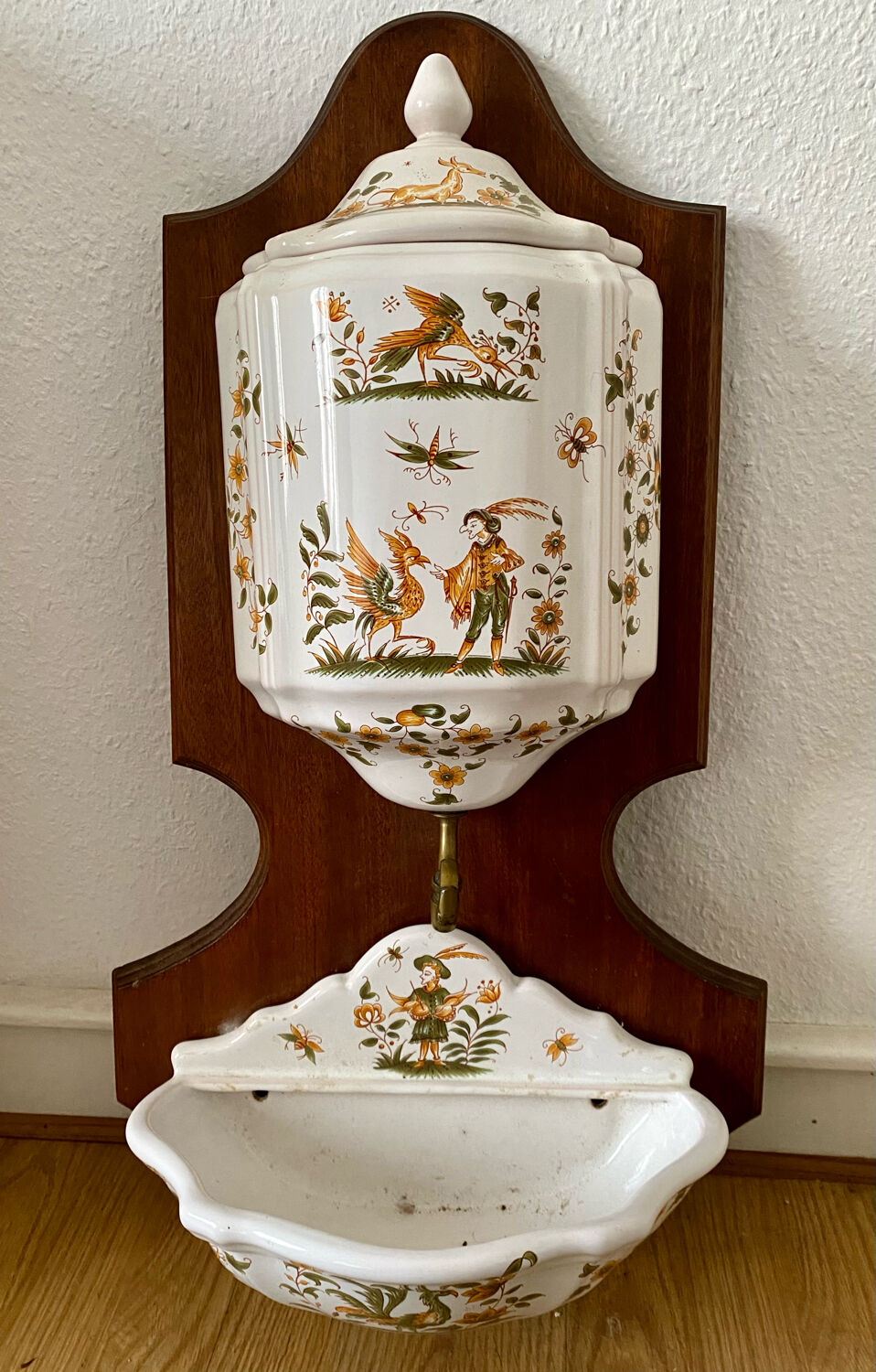 Earthenware wall fountain from Moustiers