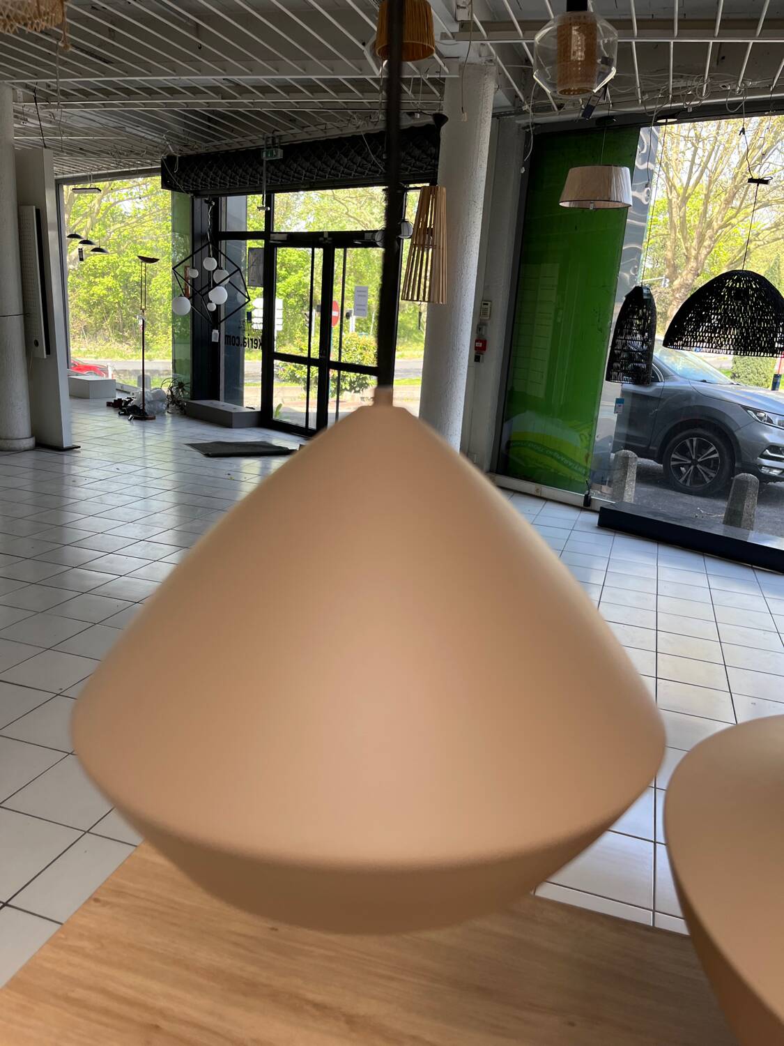 Beige metal suspension