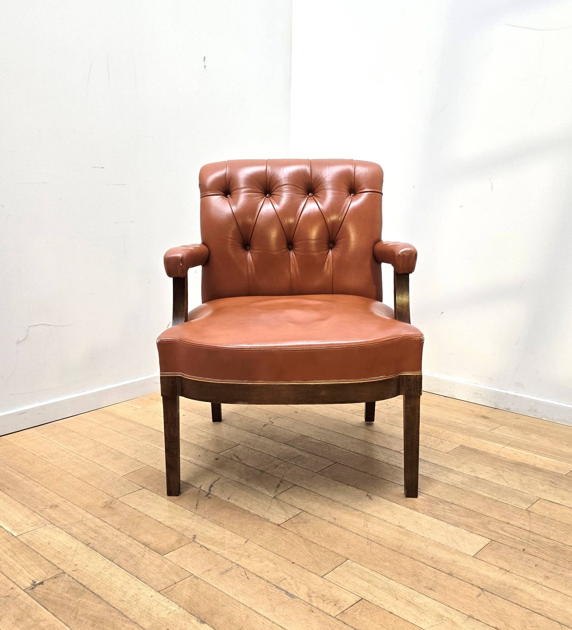 Vintage club chair