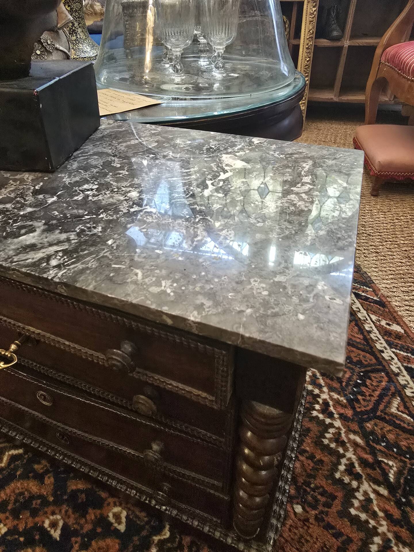 Miniature commode