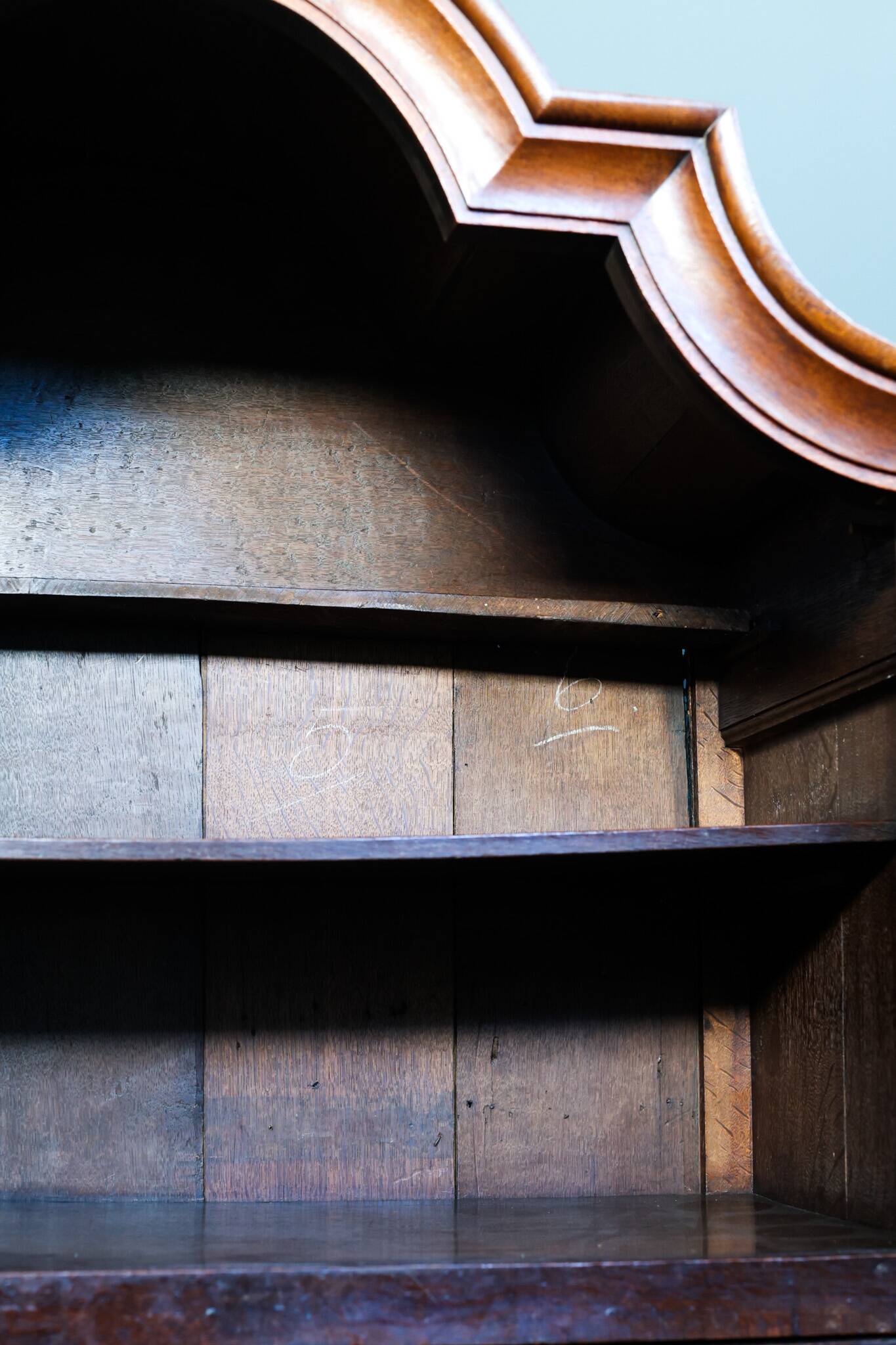 Bombe armoire hollandaise xviiie siècle