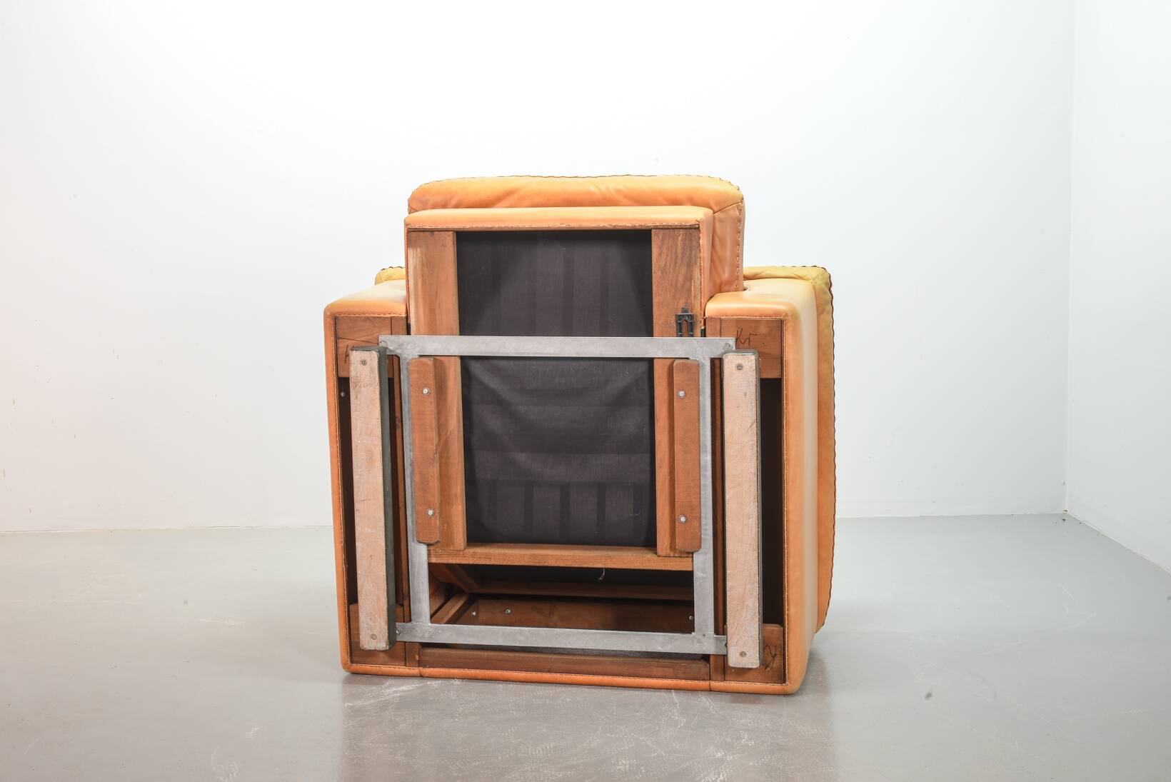 Striking De Sede DS101 Cognac Leather Lounge Chair DS17. Switzerland, 1970s