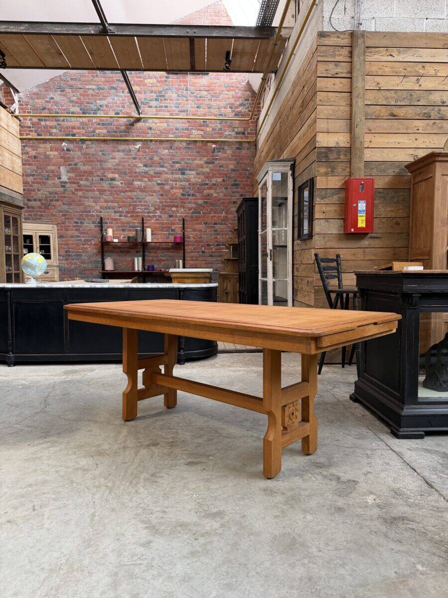 Table à rallonges Guillerme et Chambron pour « Votre maison »