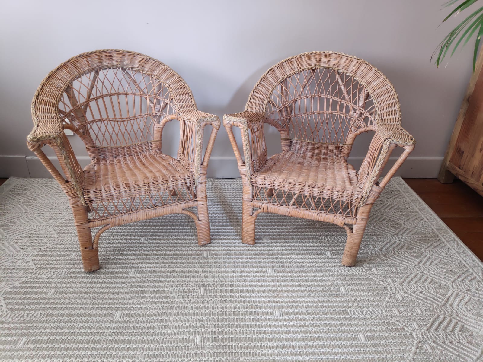 Paire de fauteuils en rotin enfant