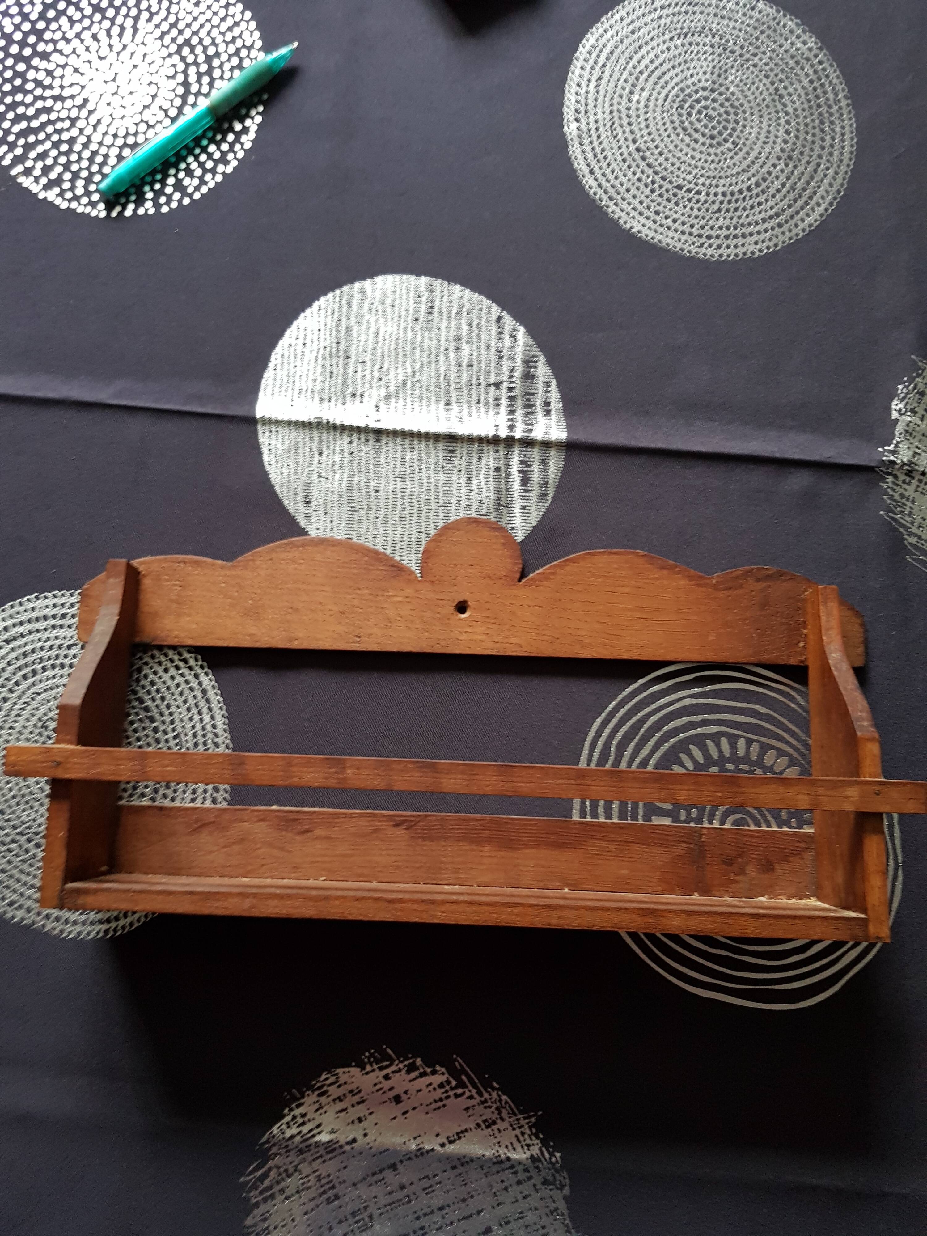 Wooden spike shelf