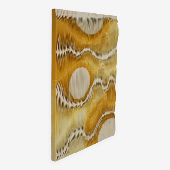 Tableau sculpture textiles  effet de vague et de relief par plissage camaïeu de jaune.  Réf  SUN SUN