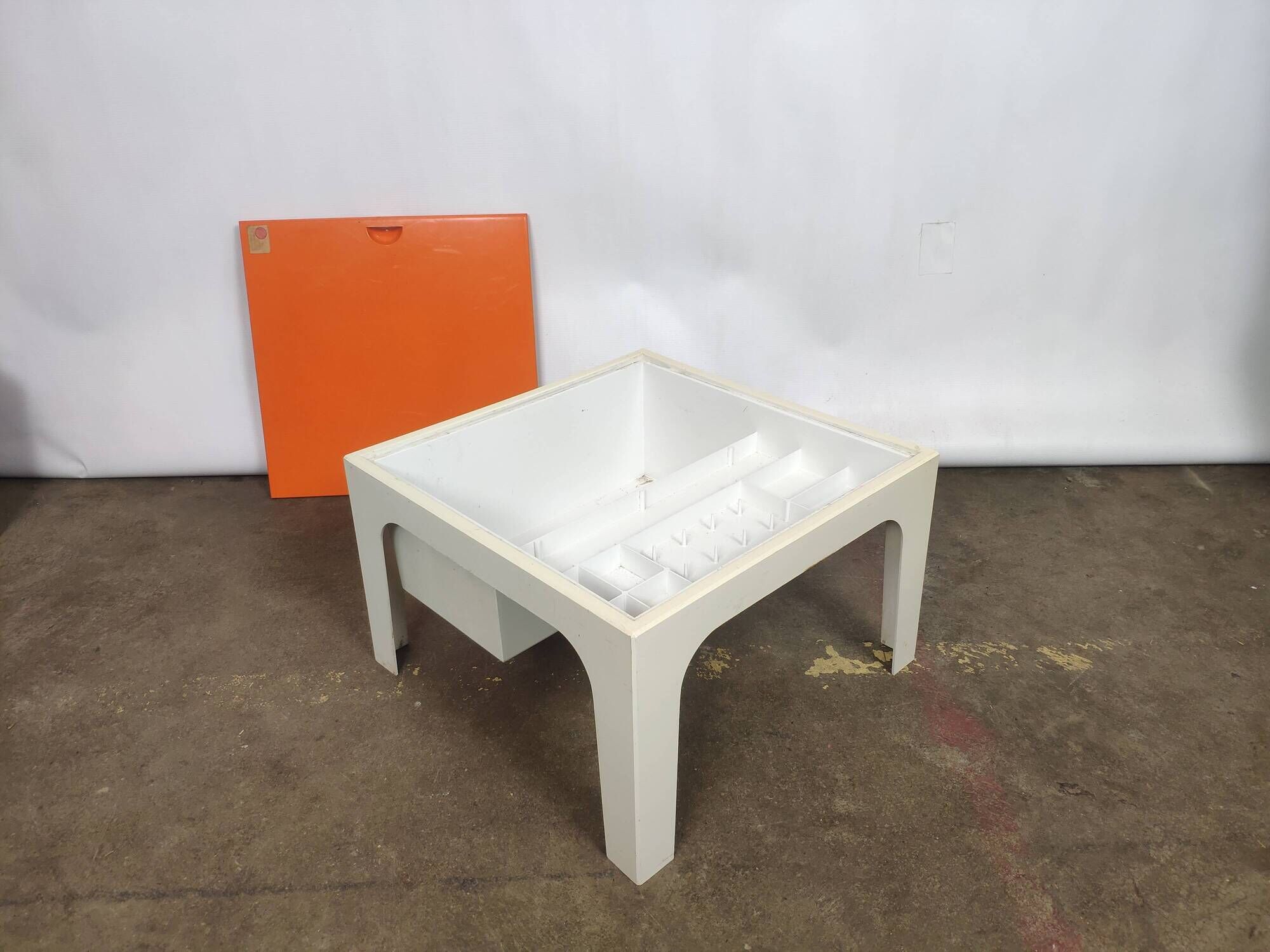 Orange and white vintage Prisunic "Flair" 1970