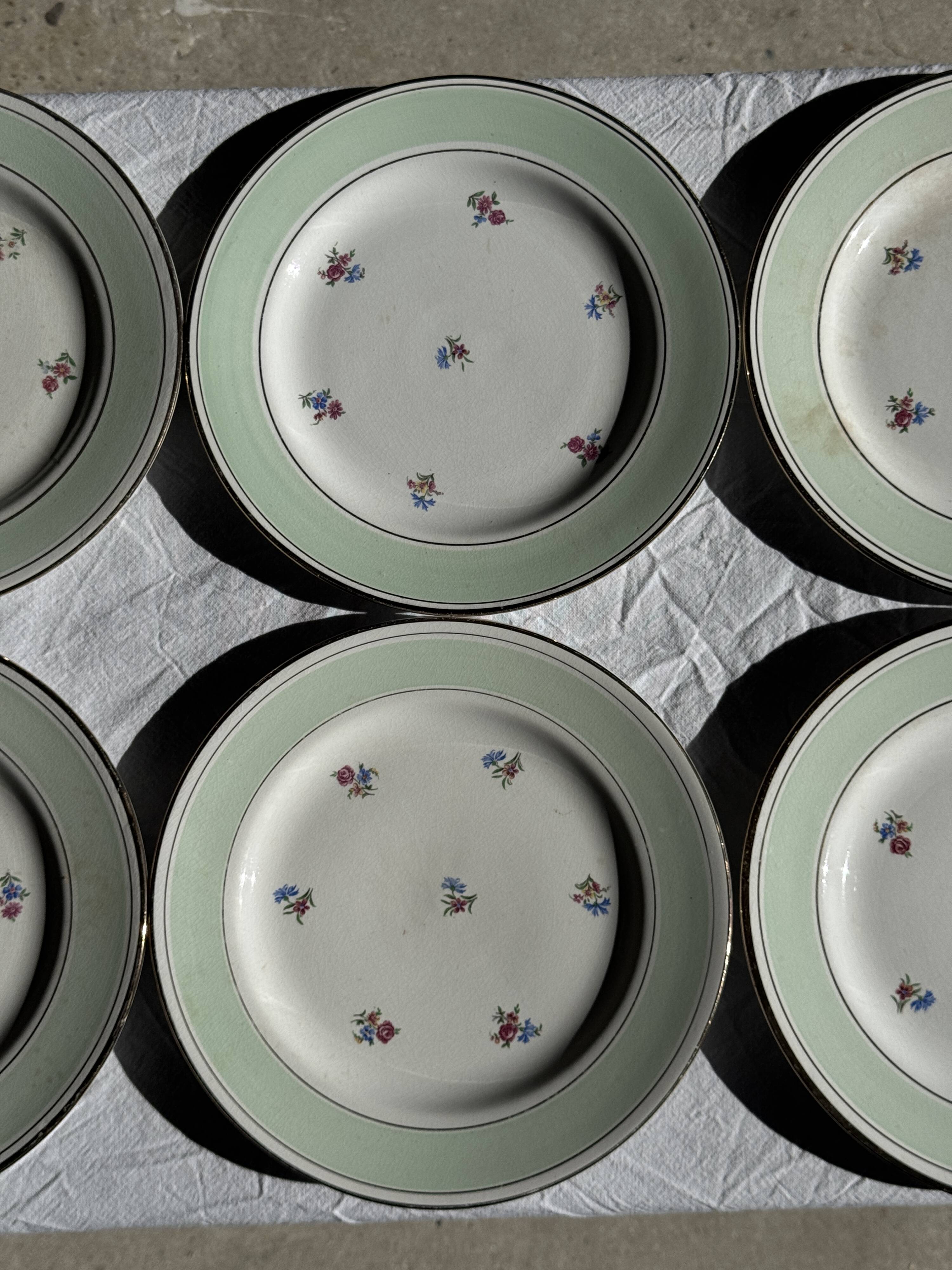 Set of 15 vintage turquoise dinner plates with gold trim and pink flowers D23.
