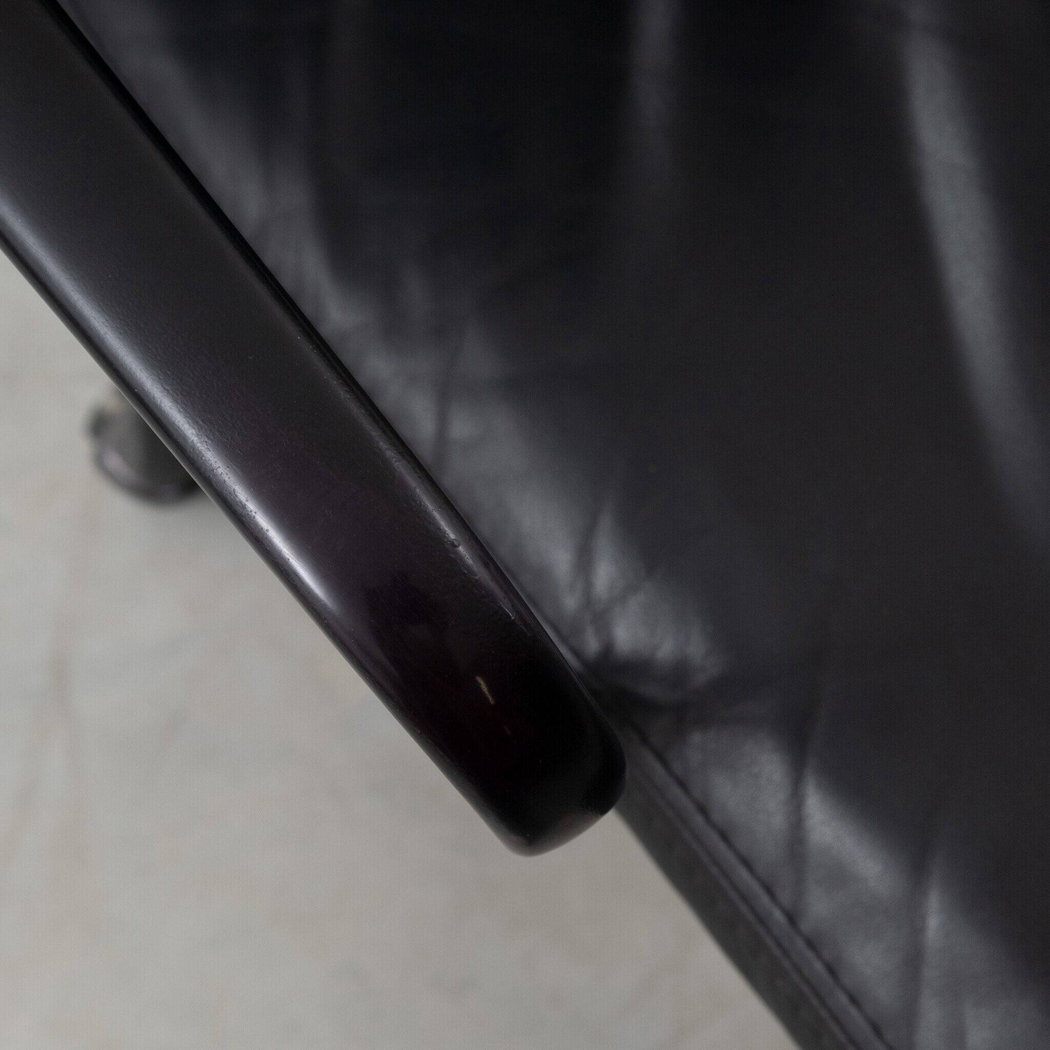 Eames EA435 Management Soft Pad Office Chair all black by Herman Miller