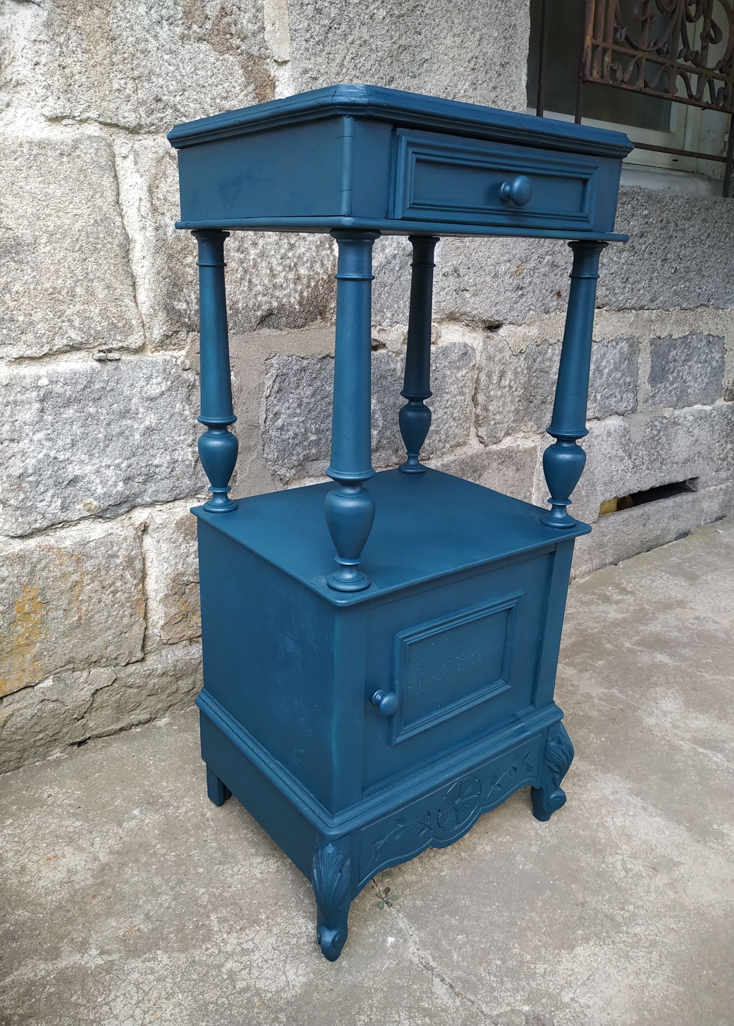Old painted extra furniture bedside table