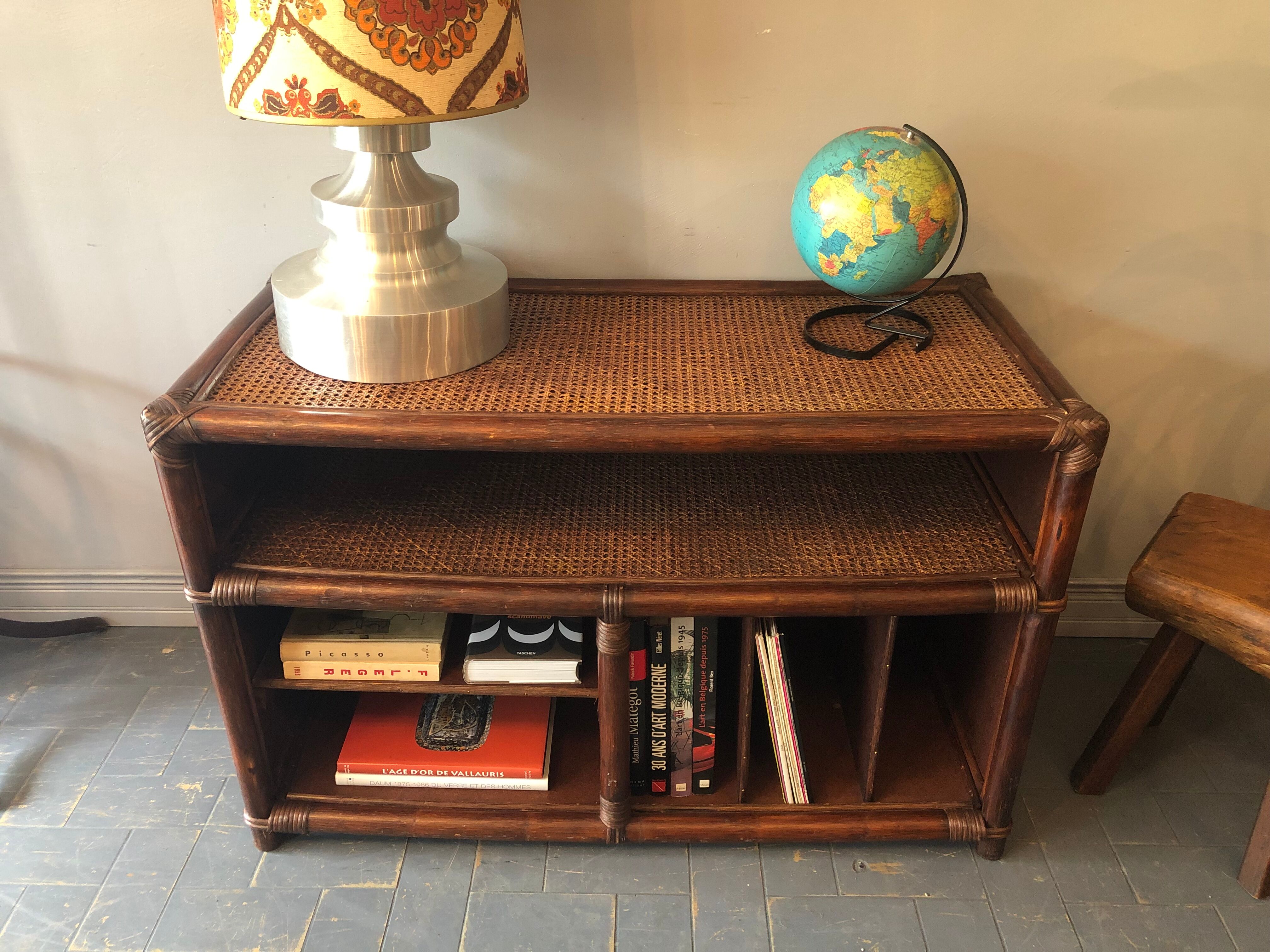 TV stand, hifi and vintage vinyls