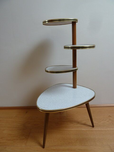 tripod plant holder table